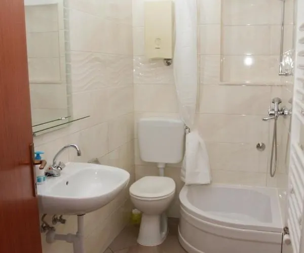 In With Terrace, Air Conditioning, Wi-fi