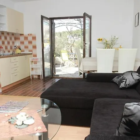 In With Terrace, Air Conditioning, Wi-fi Apartment *