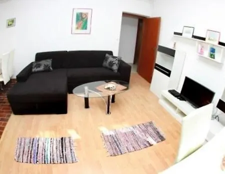In With Terrace, Air Conditioning, Wi-fi Apartment *