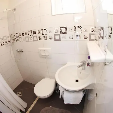 Apartment In With Terrace, Air Conditioning, Wi-fi Trogir